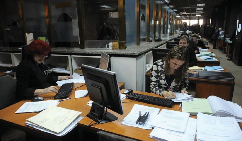 27 per qind e punonjesve shqiptare jane te mbikualifikuar per punen qe bejne